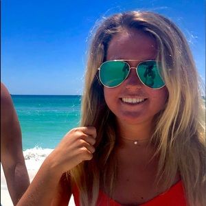 Meet your Posher, Abby